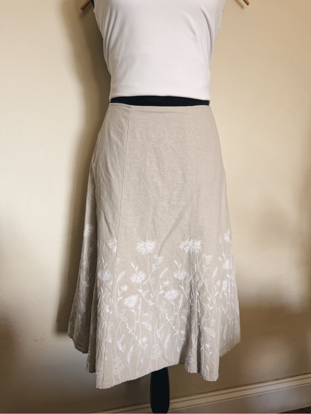 Women’s Cream Floral Embroidered A-Line Skirt